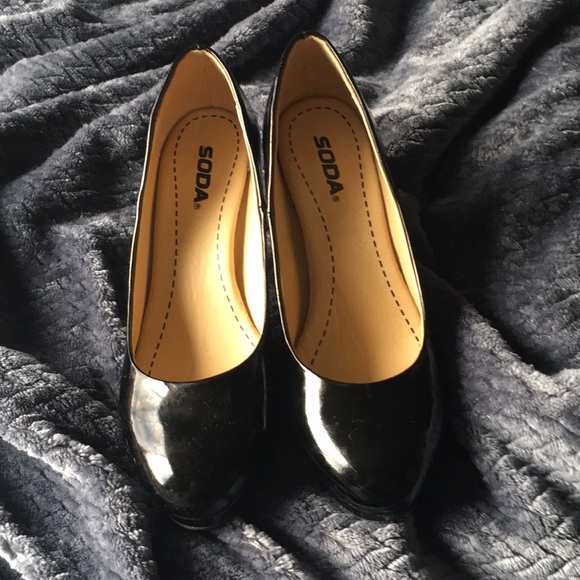 Black high heels - Picture 2 of 3